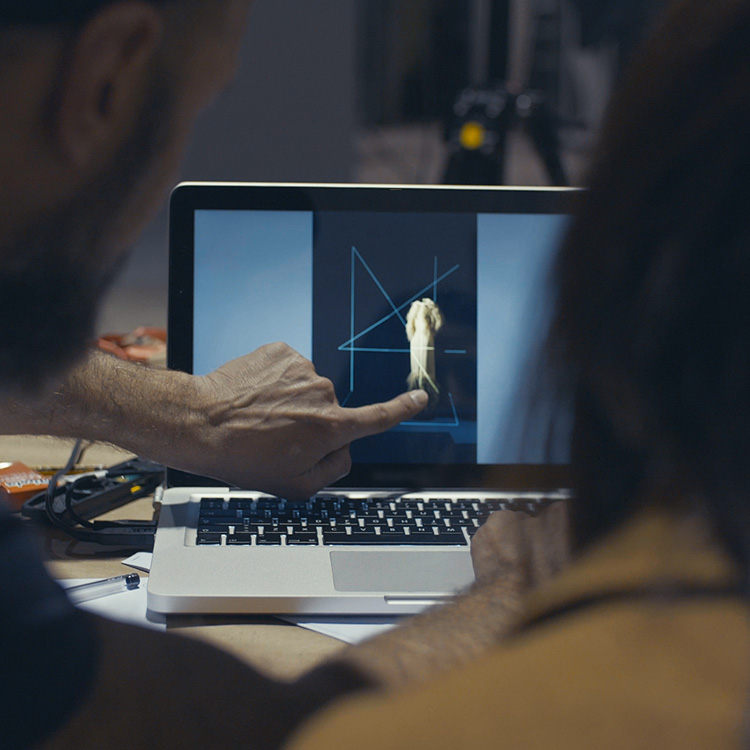 Balenziaga-canon-case-PRODUCTORA-AUDIOVISUAL-MADRID-YUNYAS-MEDIA