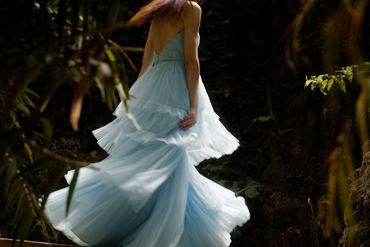 Fashion film Eleven Obi en el Jardín Botánico por Yunyas Media